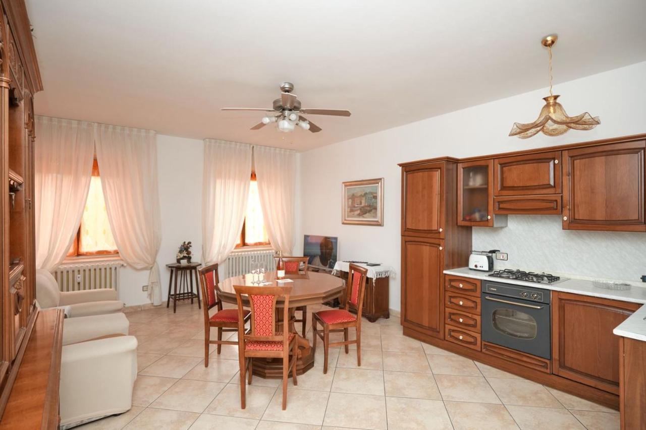 Appartamento Floriana Desenzano del Garda Exterior foto