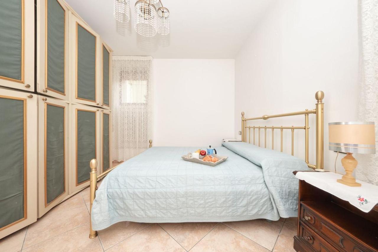 Appartamento Floriana Desenzano del Garda Exterior foto