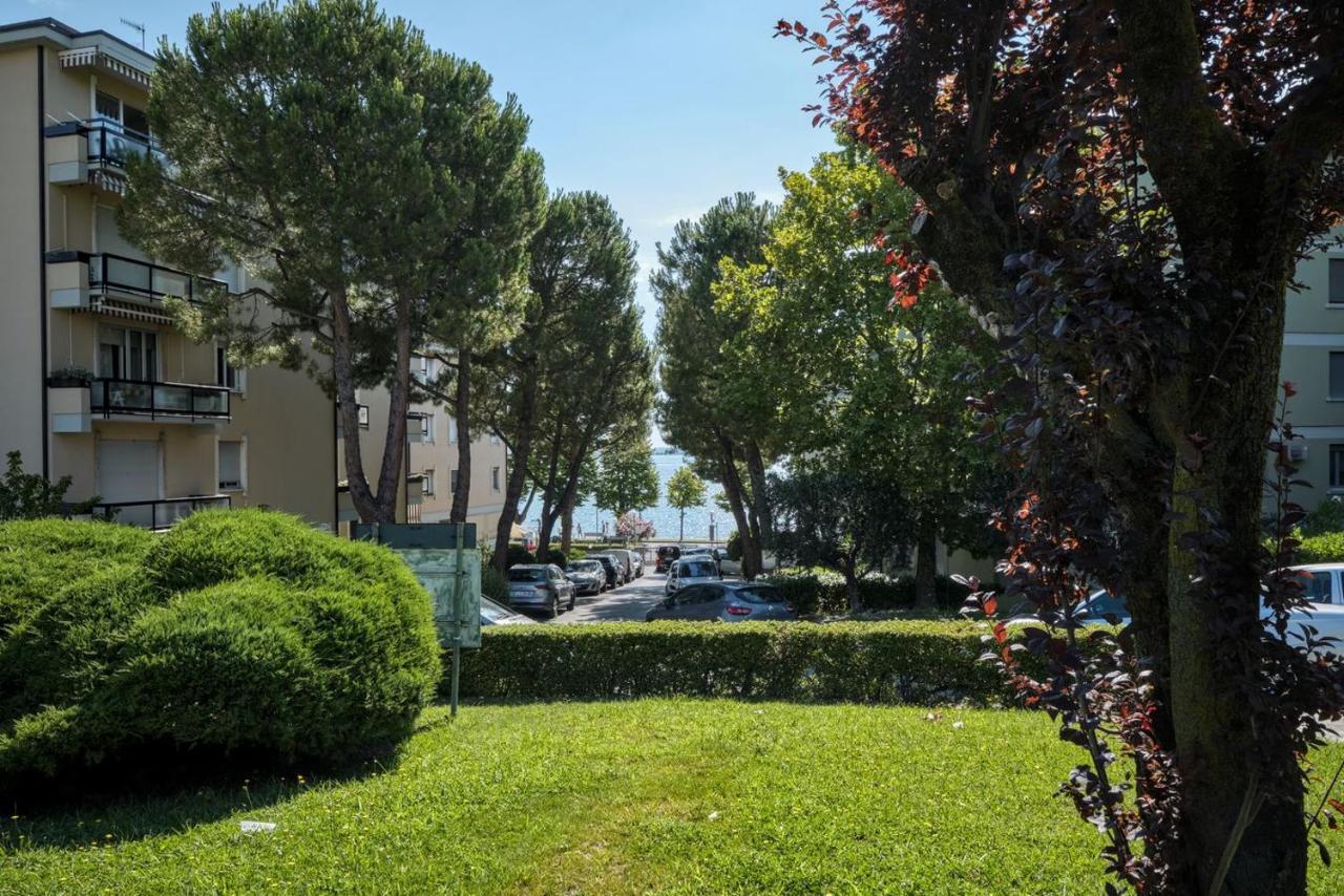 Appartamento Floriana Desenzano del Garda Exterior foto